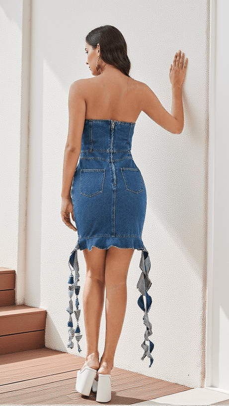 ABITO IN DENIM CON VOLANT E DRAPPEGGIO SENZA SPALLINE BARAK