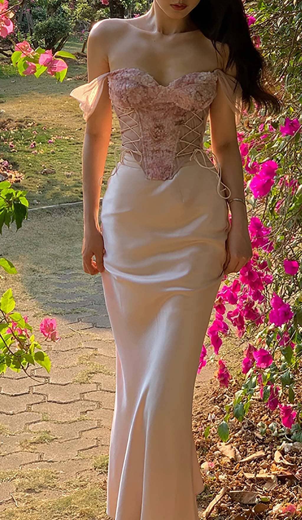 TOP CORSETTO CON LACCI E RICAMI FLOREALI