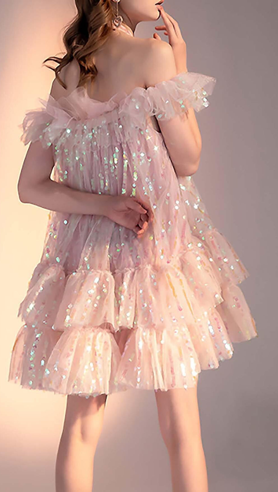 MINI ABITO CON PAILLETTES ROSA E SCOLLO A V