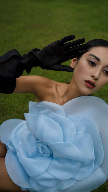 ONE SHOULDER FLOWER MINI DRESS IN BLUE