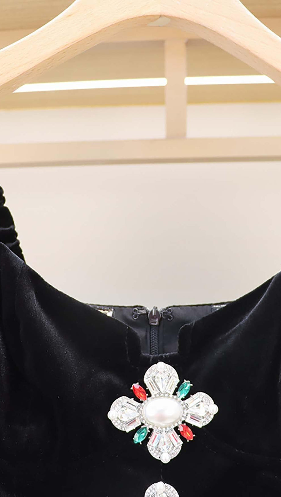 PUFF SLEEVE VELVET MINI DRESS IN BLACK