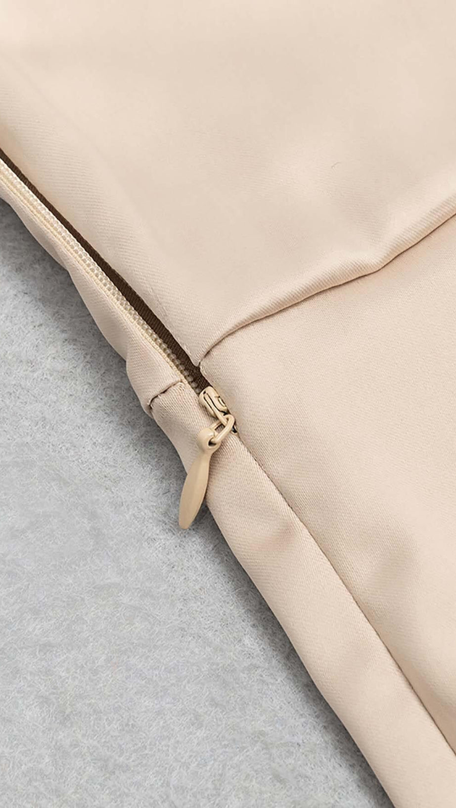 Gerüschtes Maxikleid in Khaki