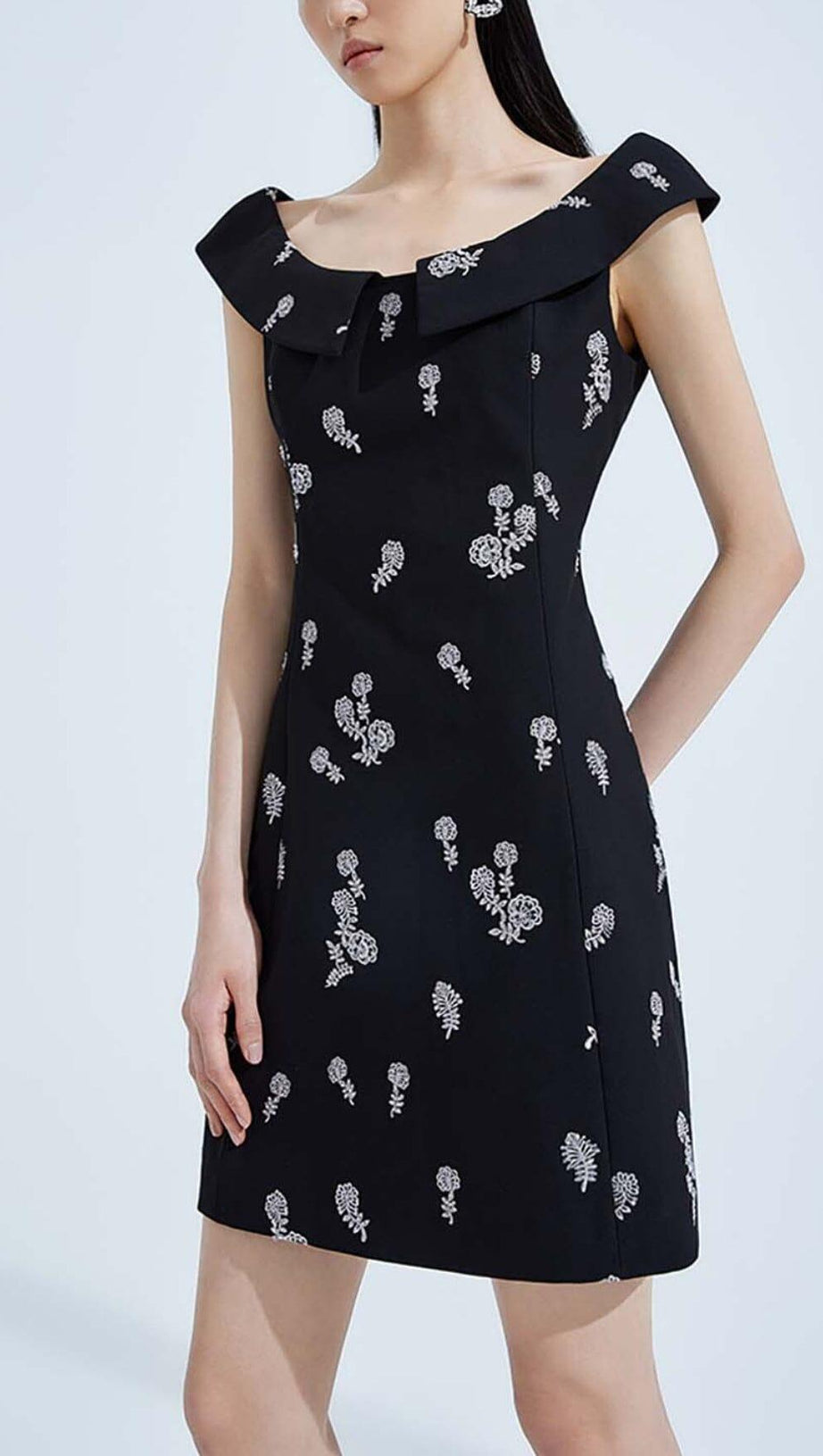 SLEEVELESS EMBROIDERED MINI DRESS IN BLACK