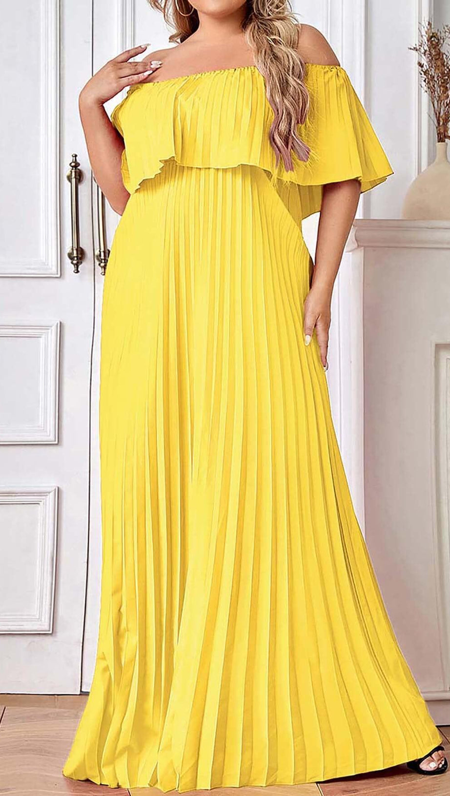 TRÄGERLOSES PLISSIERTES MAXIKLEID IN GELB