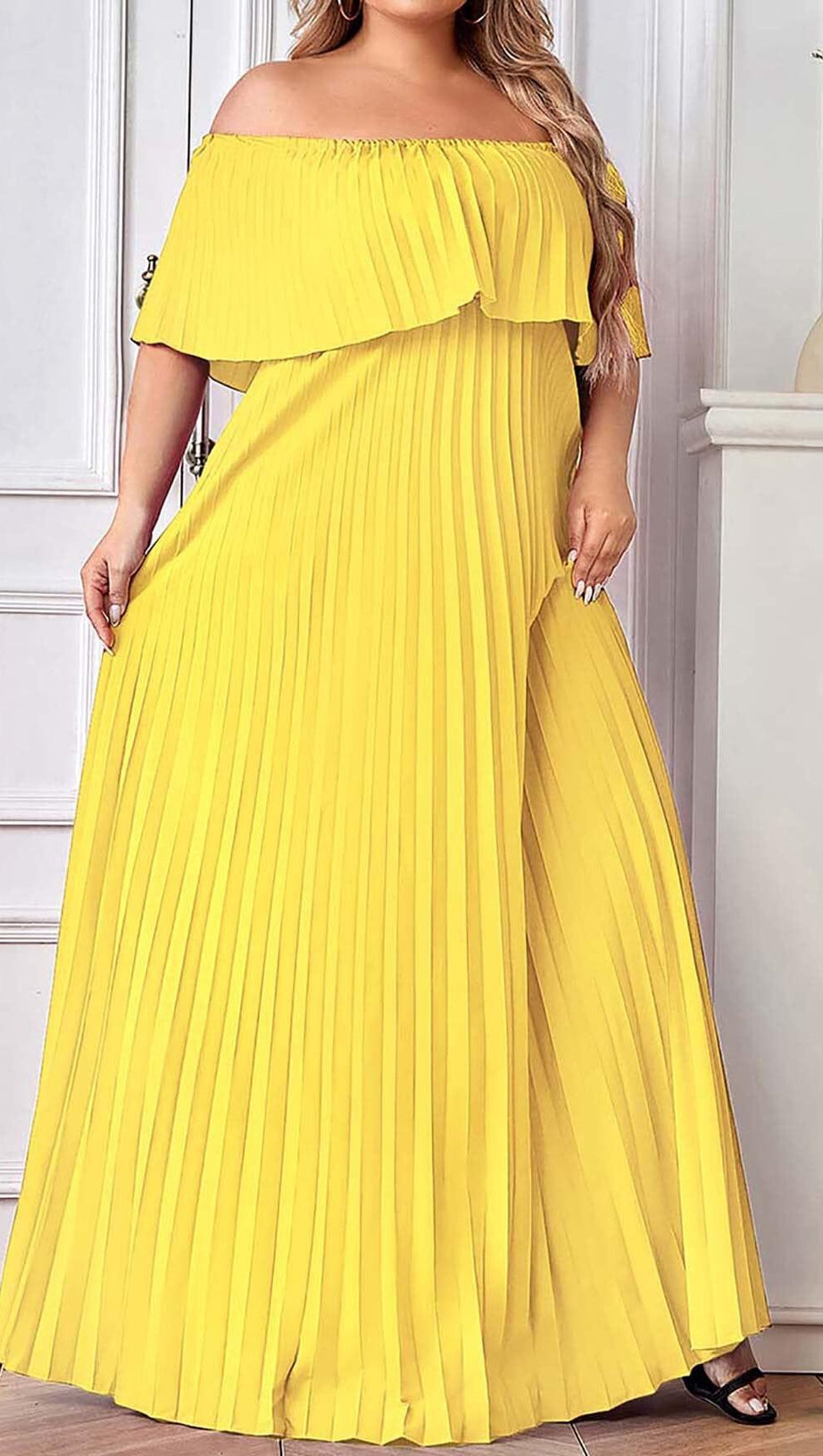 TRÄGERLOSES PLISSIERTES MAXIKLEID IN GELB