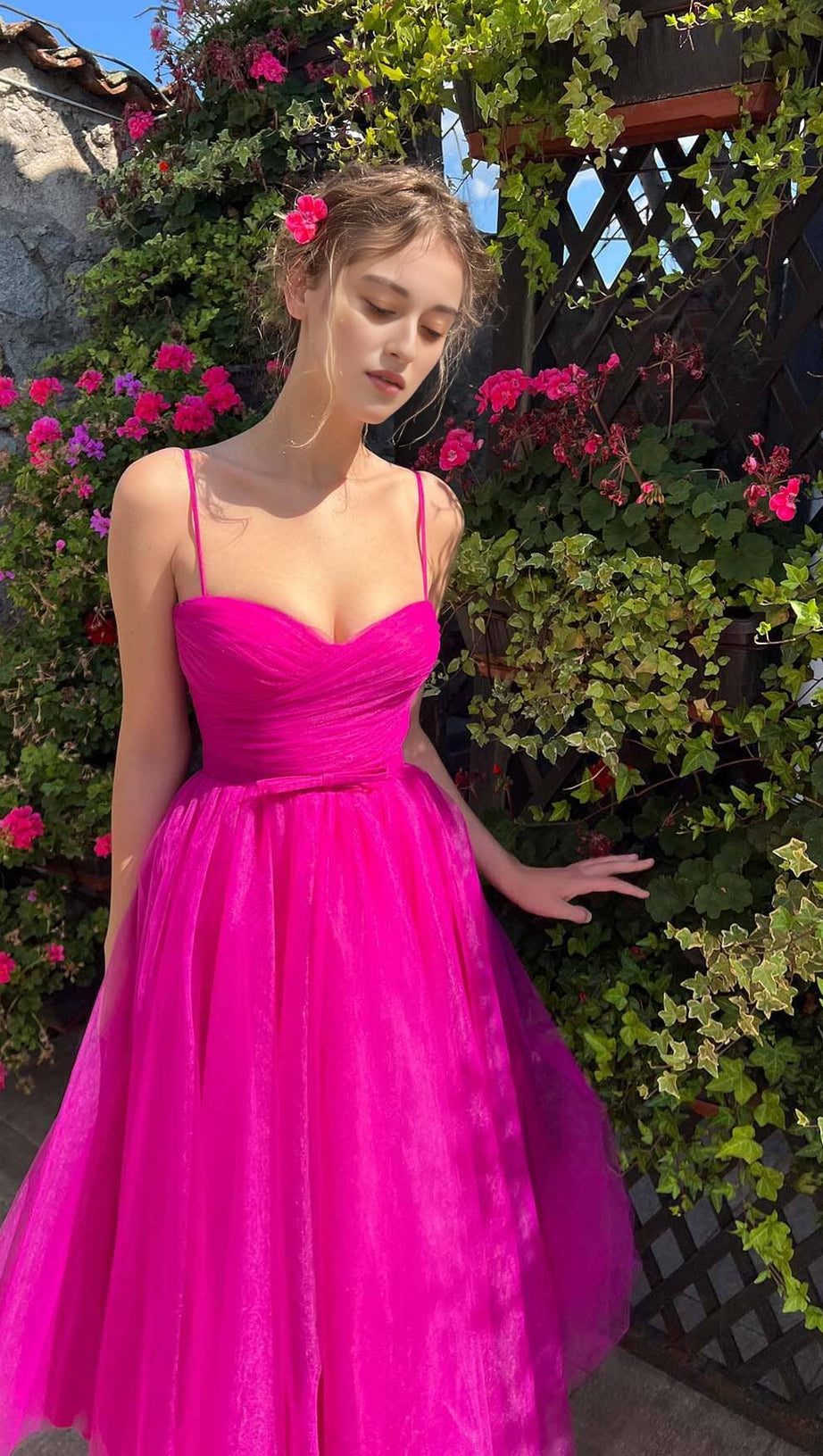 PLEATS SPAGHETTI STRAPS MIDI DRESS IN RED