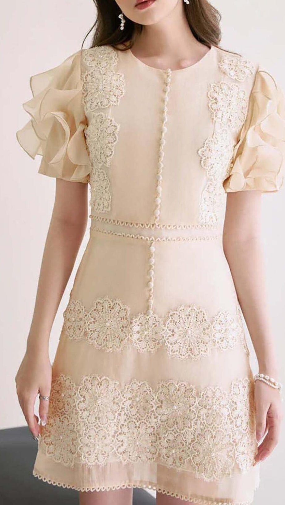 RUFFLE BUTTON LINE MIDI DRESS IN BEIGE