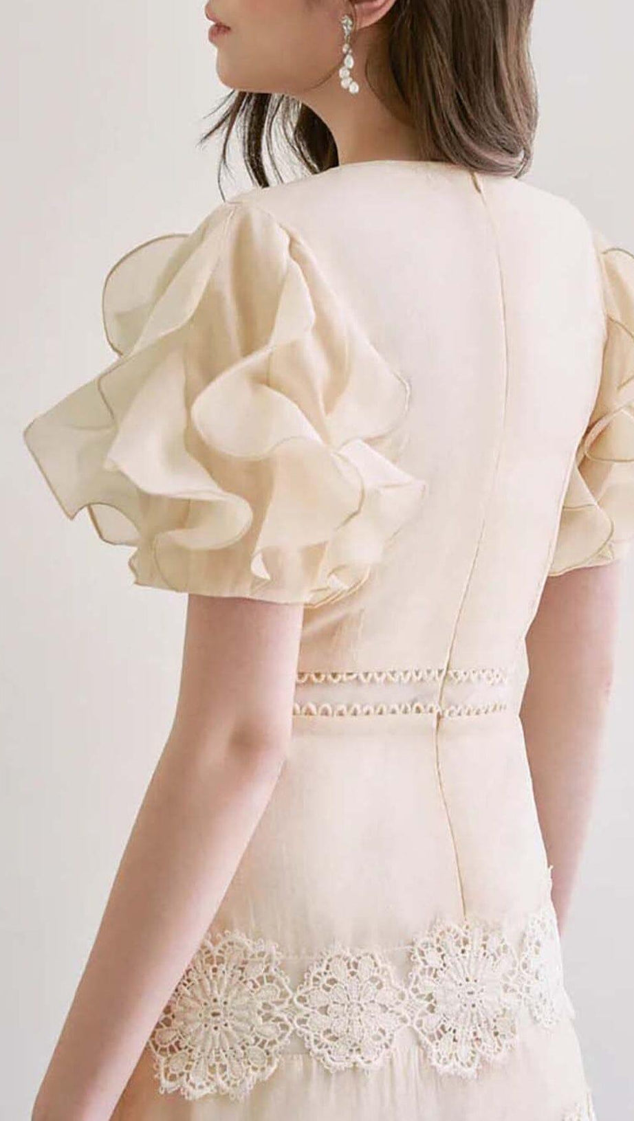 RUFFLE BUTTON LINE MIDI DRESS IN BEIGE