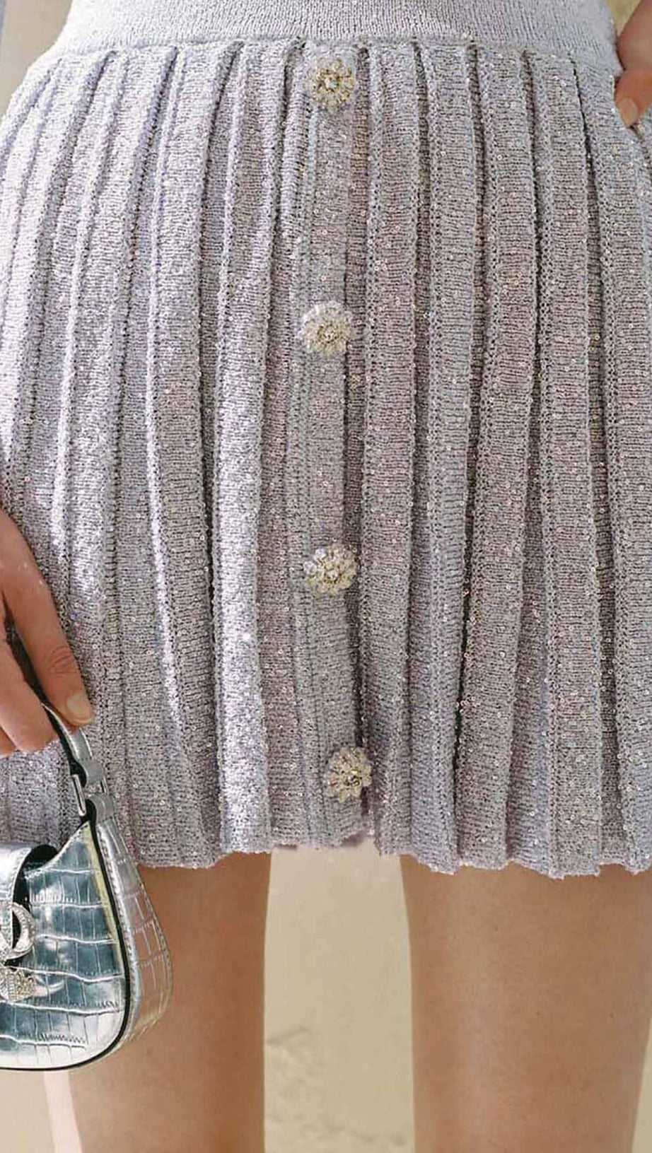 Zweiteiliges Set mit Pailletten und Plissee in Lila