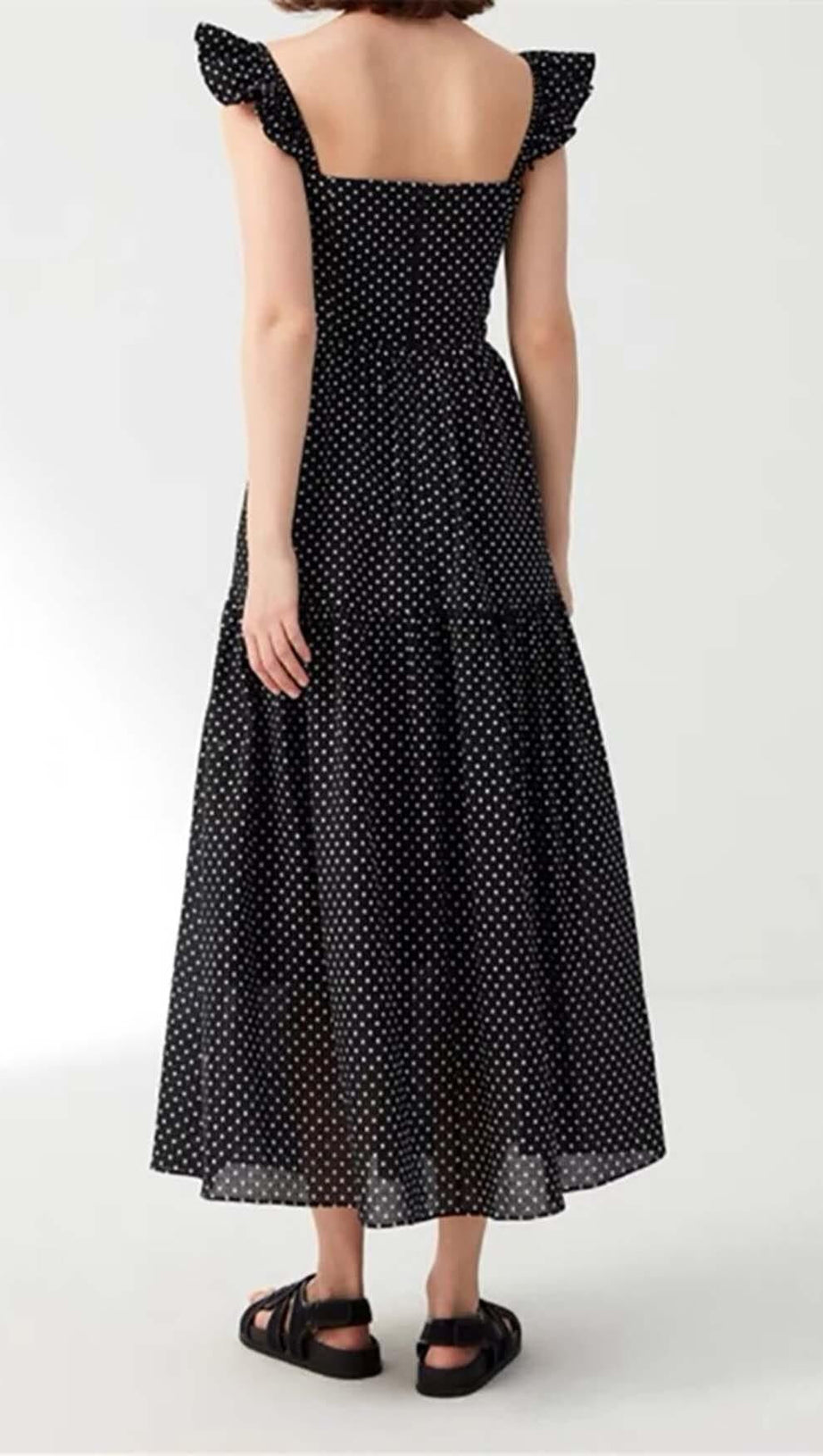 V-NECK CUTOUT MAXI DRESS IN BLACK