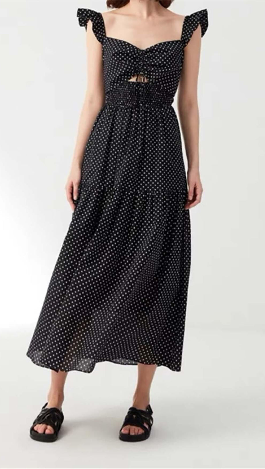V-NECK CUTOUT MAXI DRESS IN BLACK