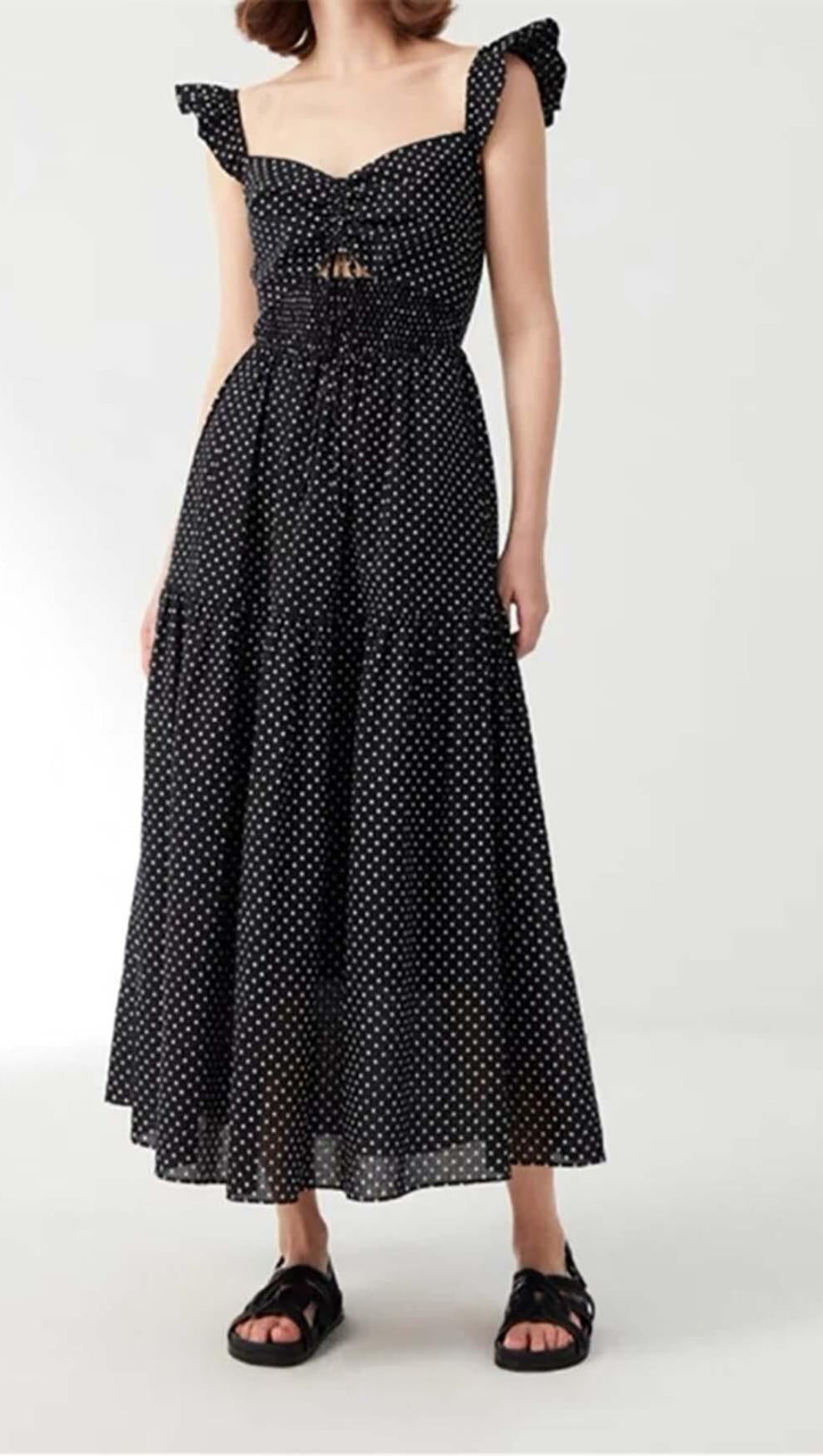 V-NECK CUTOUT MAXI DRESS IN BLACK