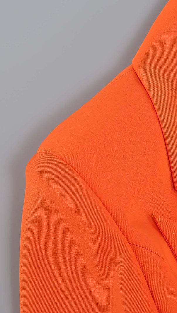 RÜCKENFREIES DREITEILIGES SET MIT AUSSCHNITT IN ORANGE