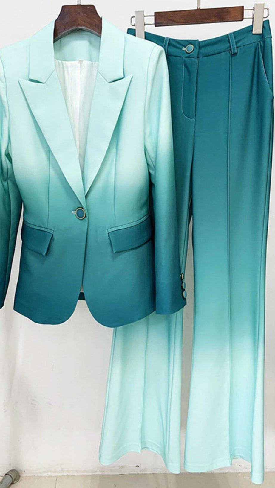 FLARE TROUSERS JACKET SUIT IN OMBRE GREEN