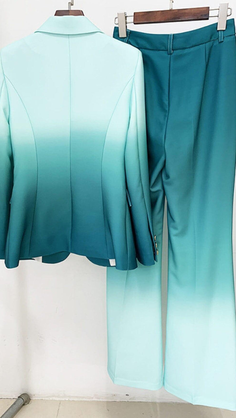 FLARE TROUSERS JACKET SUIT IN OMBRE GREEN
