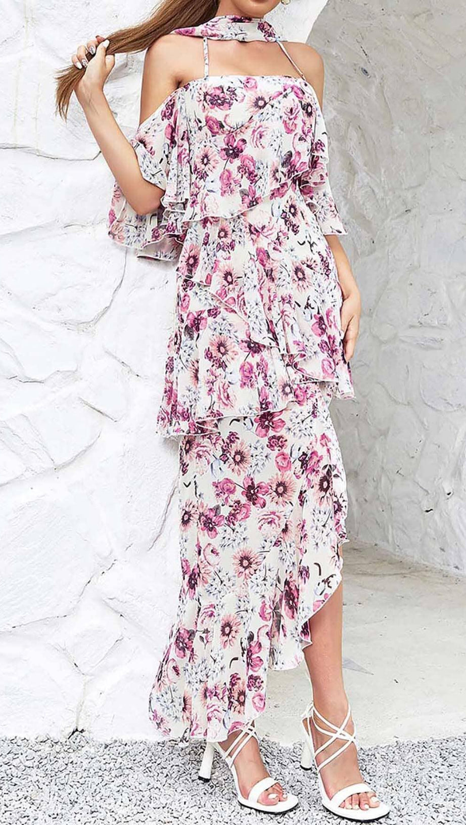 ABITO CON STAMPA FLOREALE, SPALLE SCOPERTE, SCOLLO ALTO E BASSO