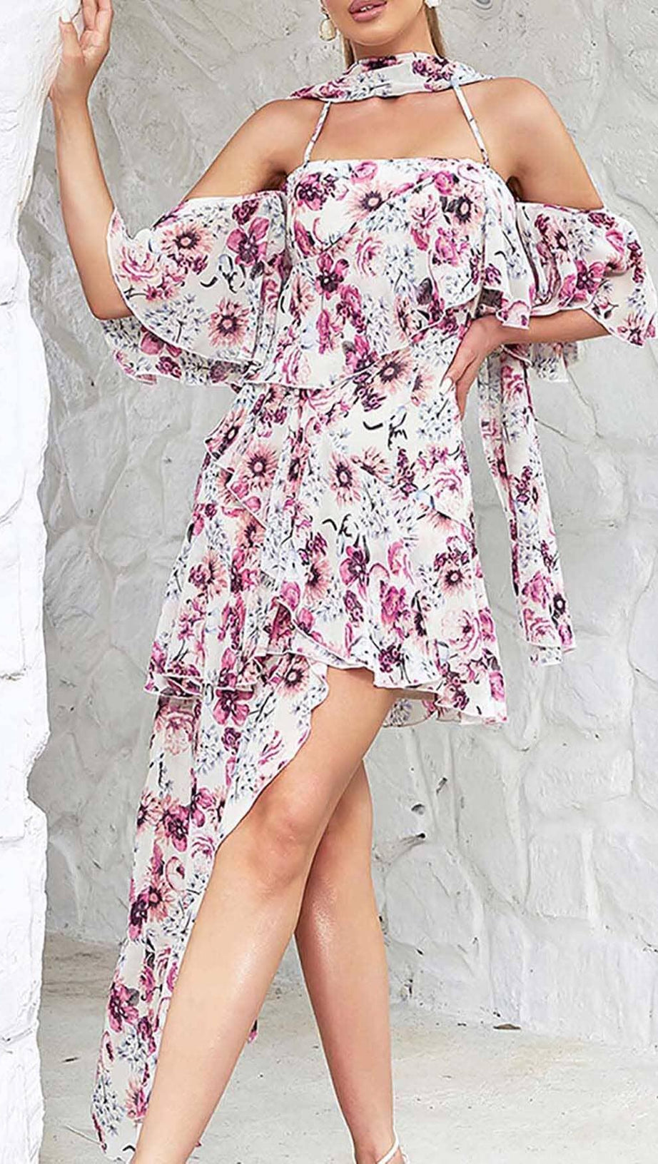 ABITO CON STAMPA FLOREALE, SPALLE SCOPERTE, SCOLLO ALTO E BASSO