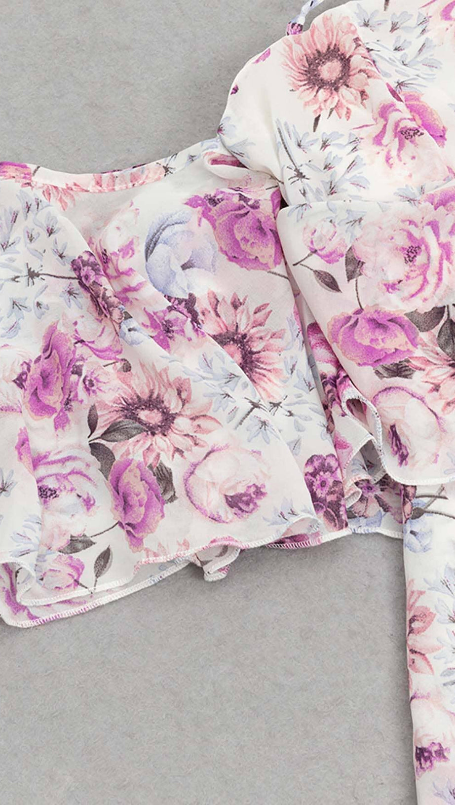 ABITO CON STAMPA FLOREALE, SPALLE SCOPERTE, SCOLLO ALTO E BASSO