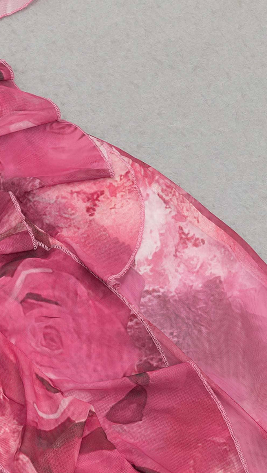 ABITO LUNGO CON STAMPA PAISLEY E BORDI A VOLANT ROSA