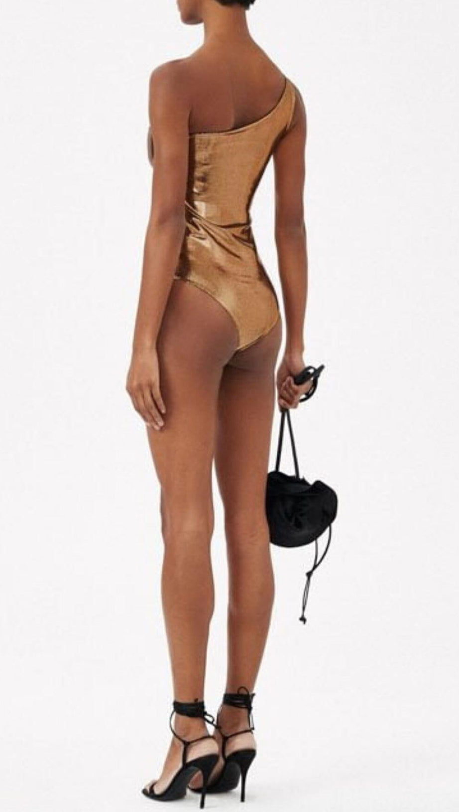 BADEANZUG MIT DIAGONALEM CUTOUT UND BLUMEN IN GOLD