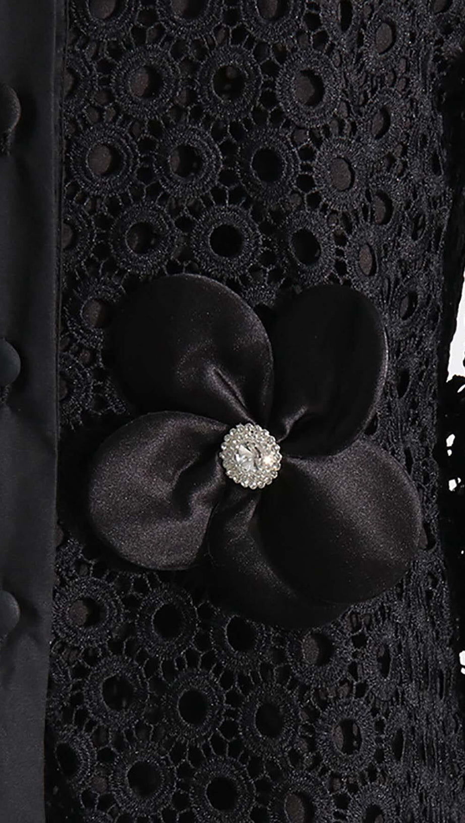 SET DUE PEZZI RICAMATO CON FIORI