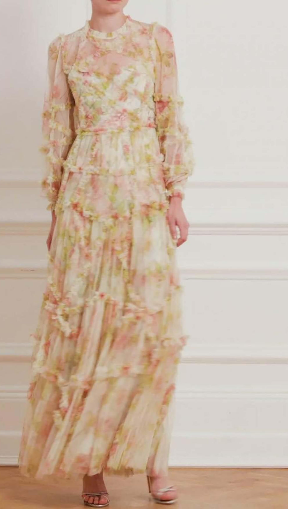 ABITO LUNGO CON VOLANT E STAMPA FLOREALE