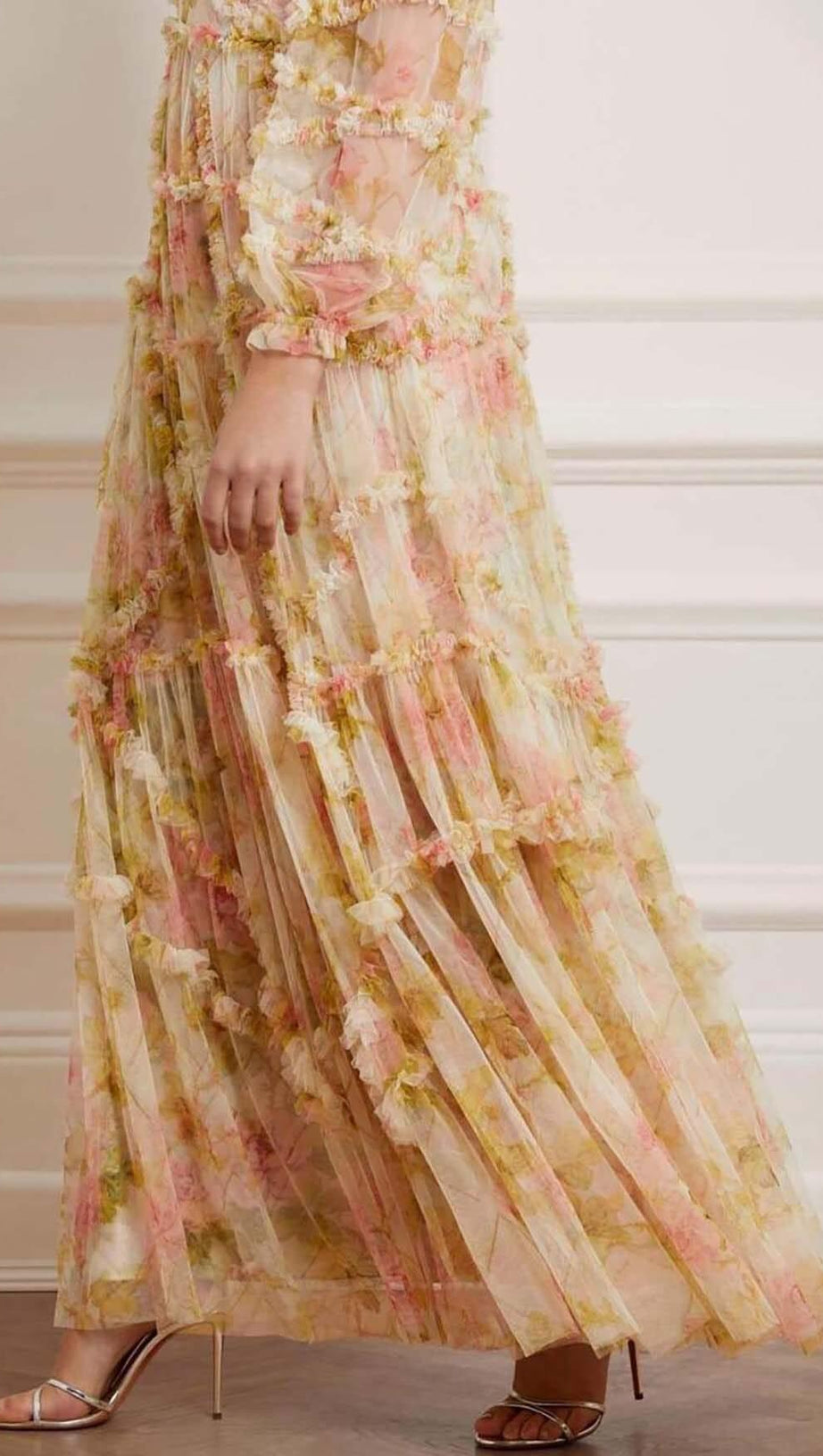 ABITO LUNGO CON VOLANT E STAMPA FLOREALE