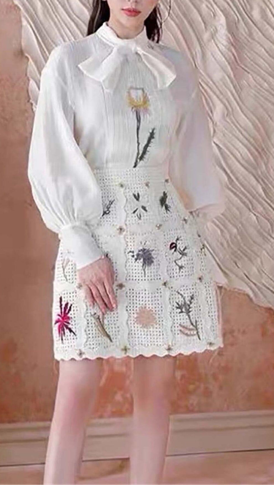 LANTERN SLEEVE EMBROIDERY TWO PIECE SET IN WHITE