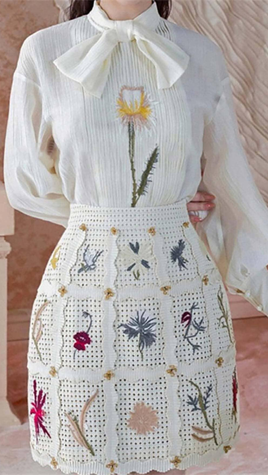 LANTERN SLEEVE EMBROIDERY TWO PIECE SET IN WHITE