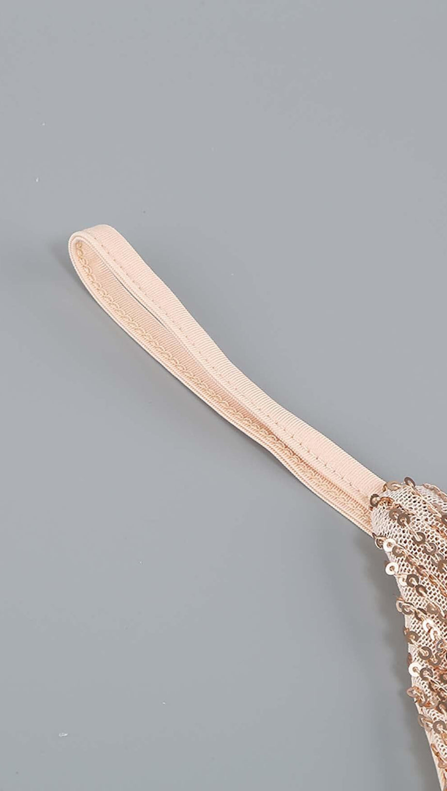 MINI ABITO CON PAILLETTES A MANICA MONOCROMATICA IN ORO