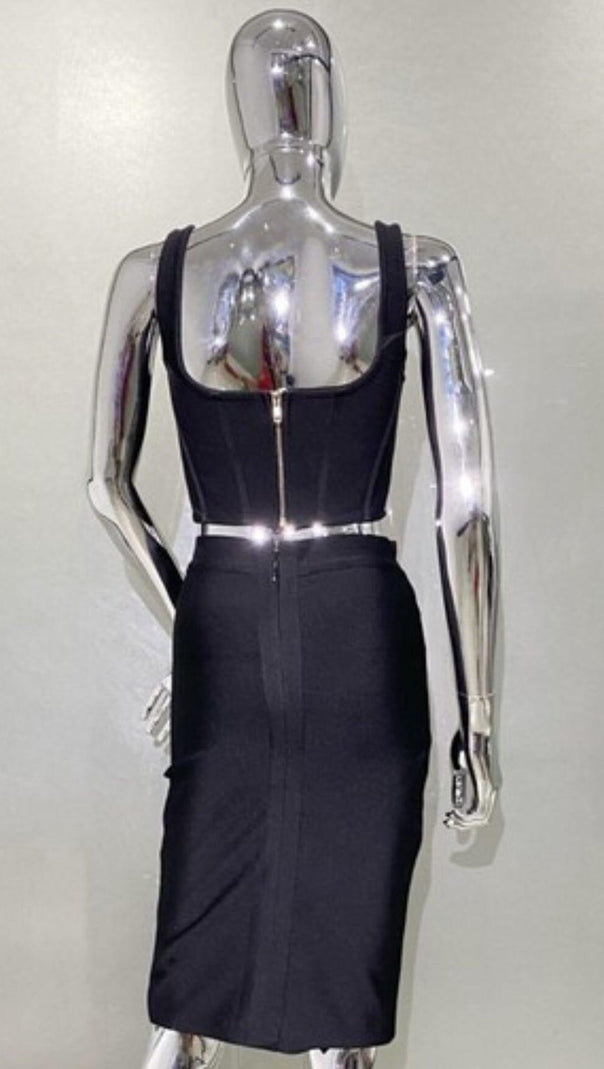 SET DUE PEZZI CON CORSETTO DECORATO CON ROSE