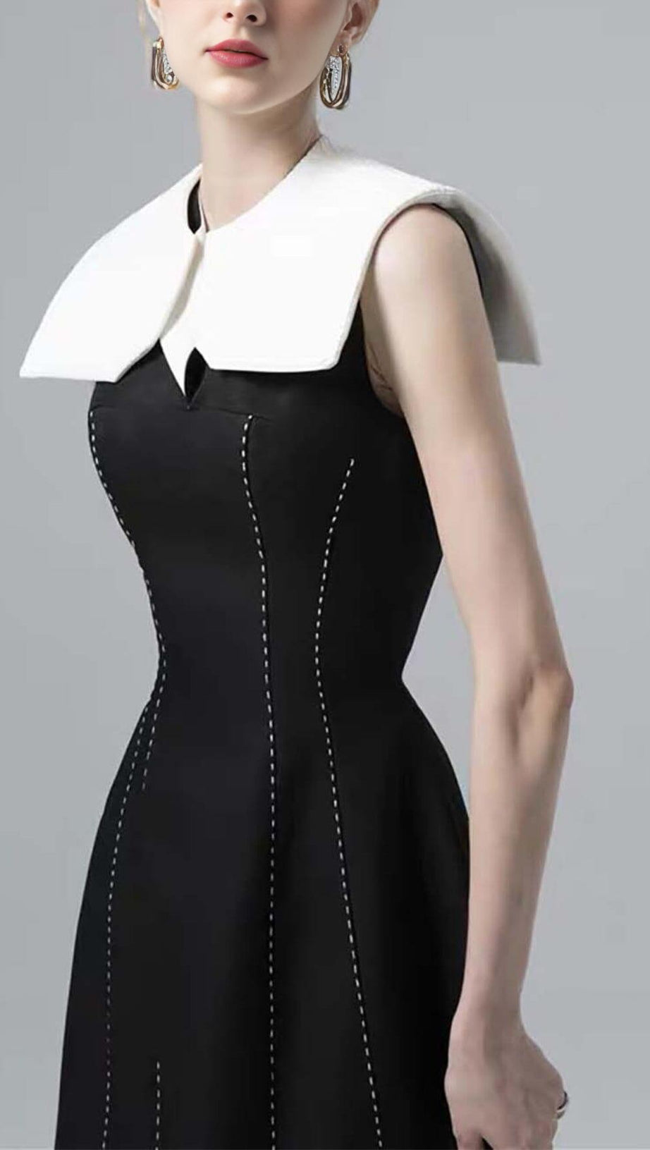 STITCHING A LINE MIDI DRESS IN BLACK