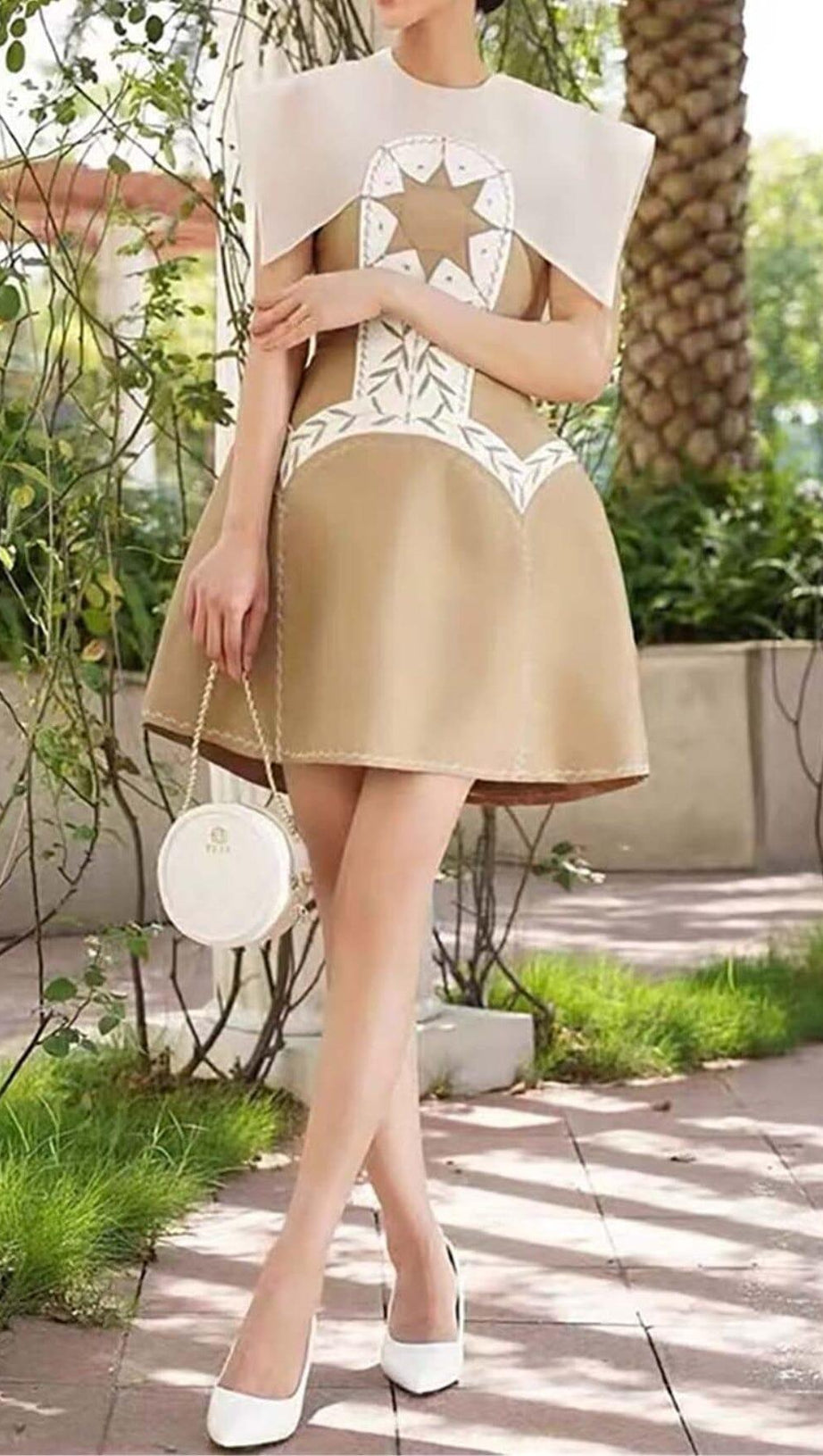 MINI ABITO A TRAPEZIO CON CUCITURE IN CACHI