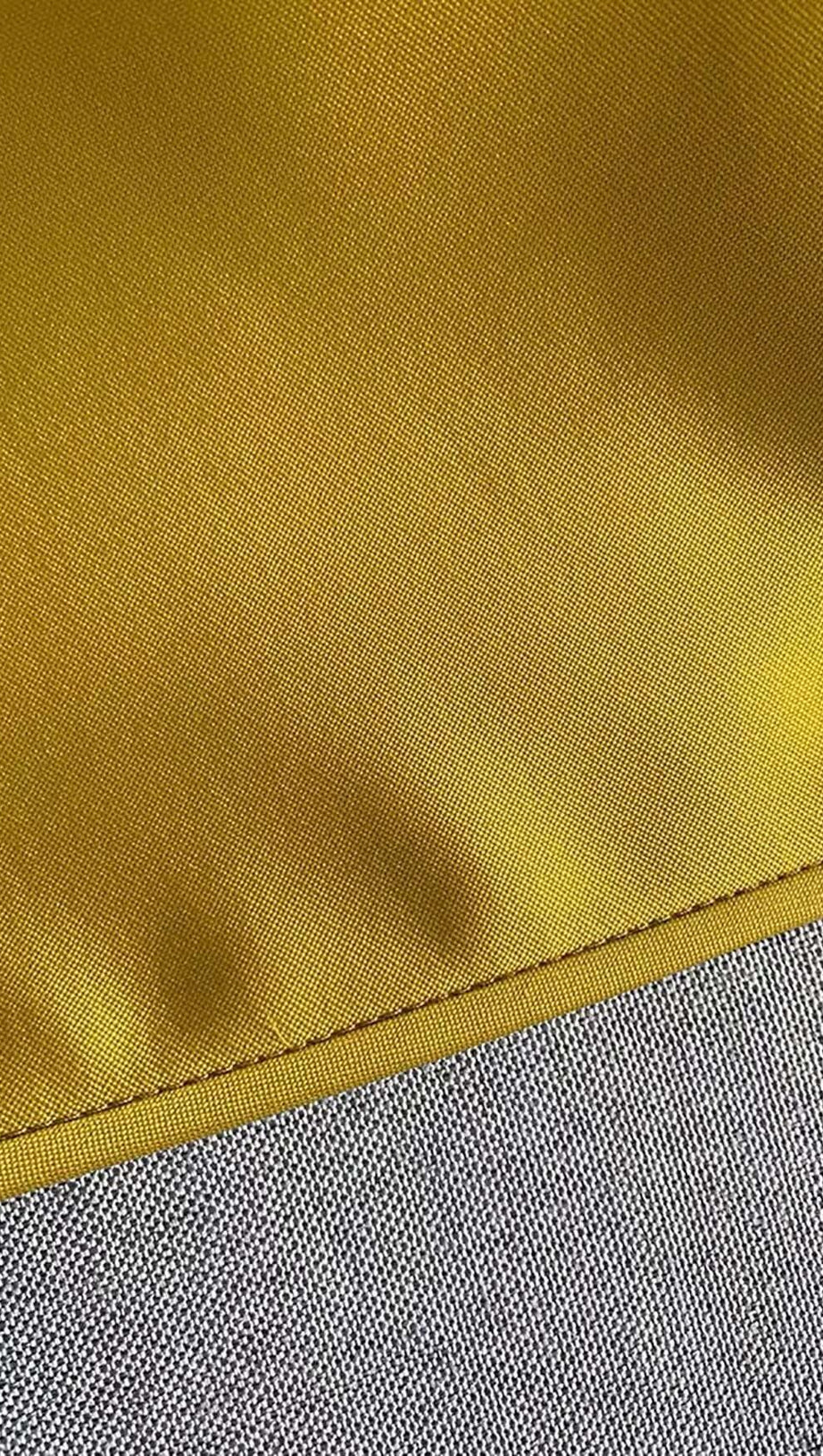 MIDIKLEID MIT SCHMETTERLINGSÄRMELN IN GELB