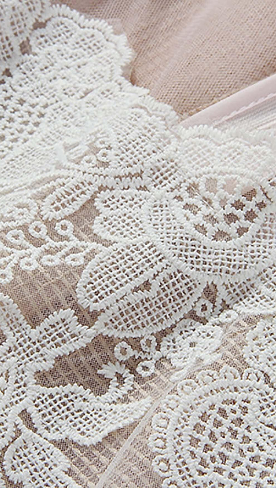 Weißes Minikleid in A-Linie mit Flügelärmeln und Blumenmuster