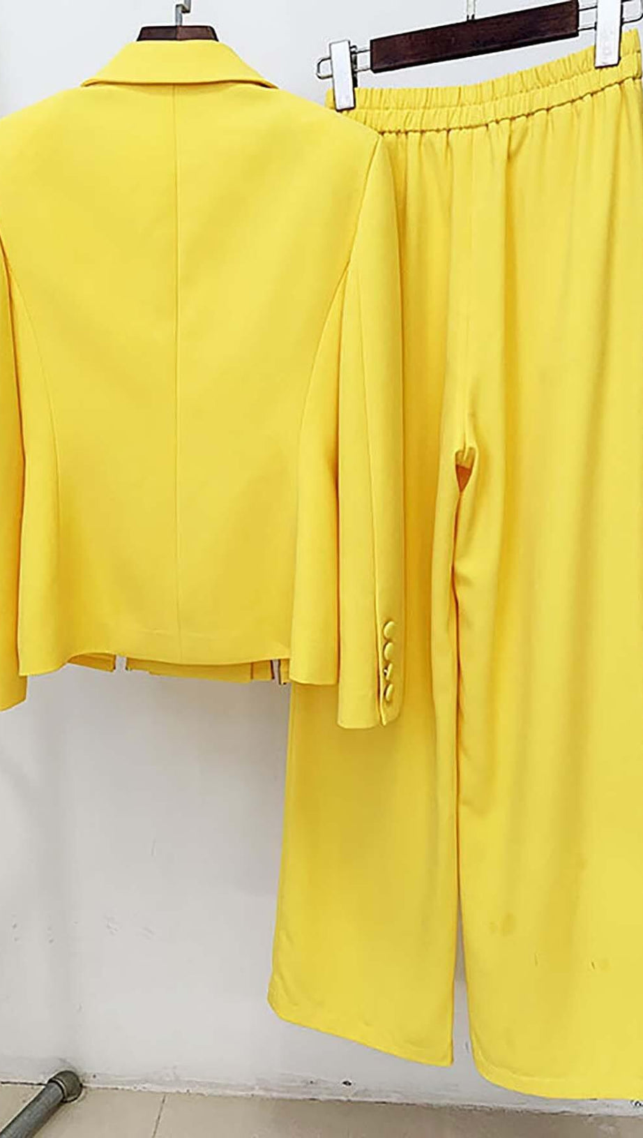 CRYSTAL TRIM CUTOUT JACKET SUIT IN YELLOW