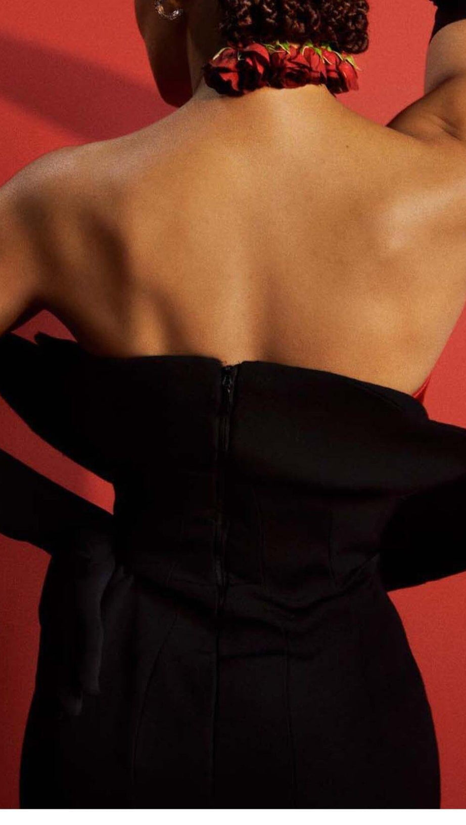 FLOWER STITCHING MAXI DRESS IN BLACK