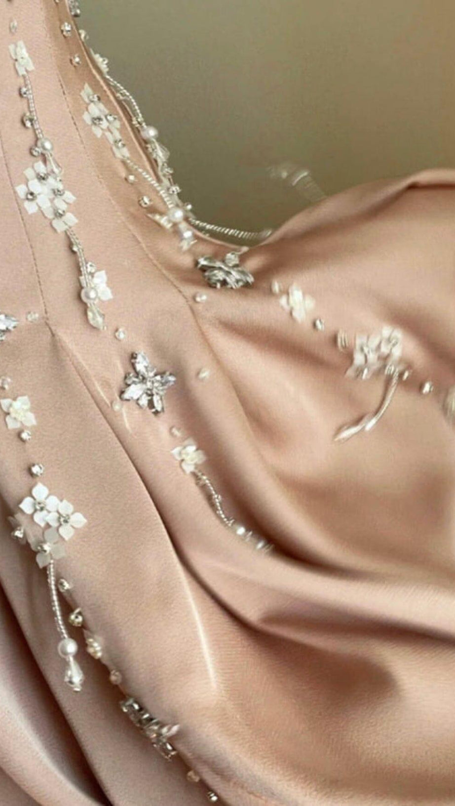 MINI ABITO CON PERLINE DIAMANTI IN COLOR NUDE