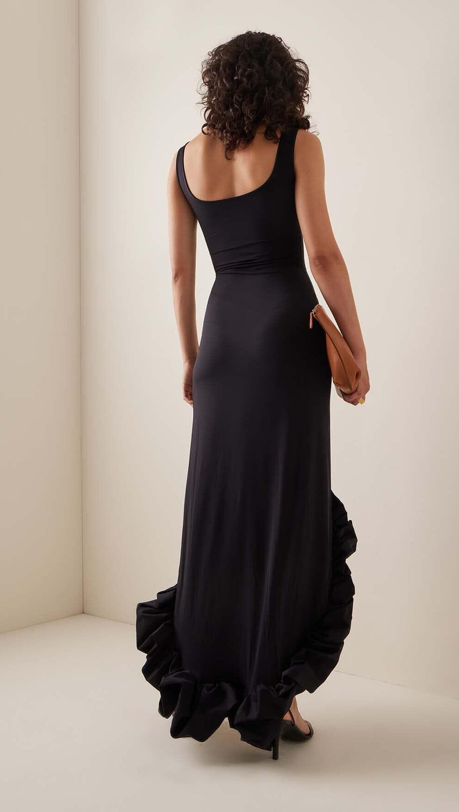 HIGH-LOW HEMLINE DRESS IN BLACK