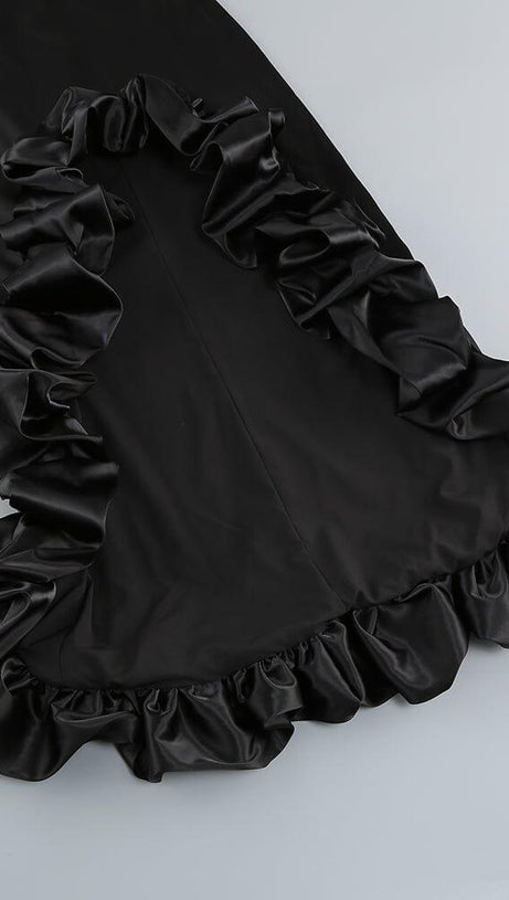 HIGH-LOW HEMLINE DRESS IN BLACK