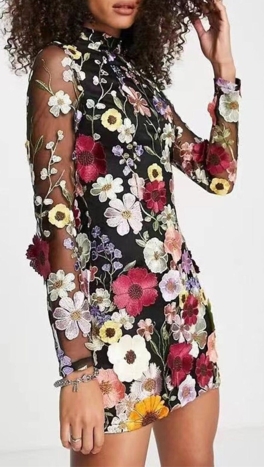 MINI ABITO A MANICHE LUNGHE IN RETE CON FIORI IN NERO