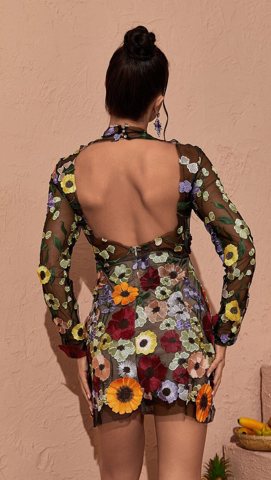 MINI ABITO A MANICHE LUNGHE IN RETE CON FIORI IN NERO