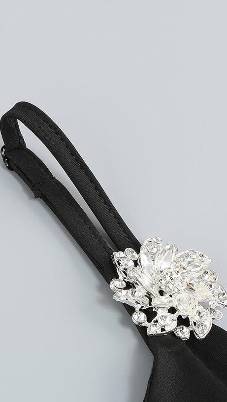 ABITO CORTO SENZA MANICHE CON VOLANT REGOLARE NERO