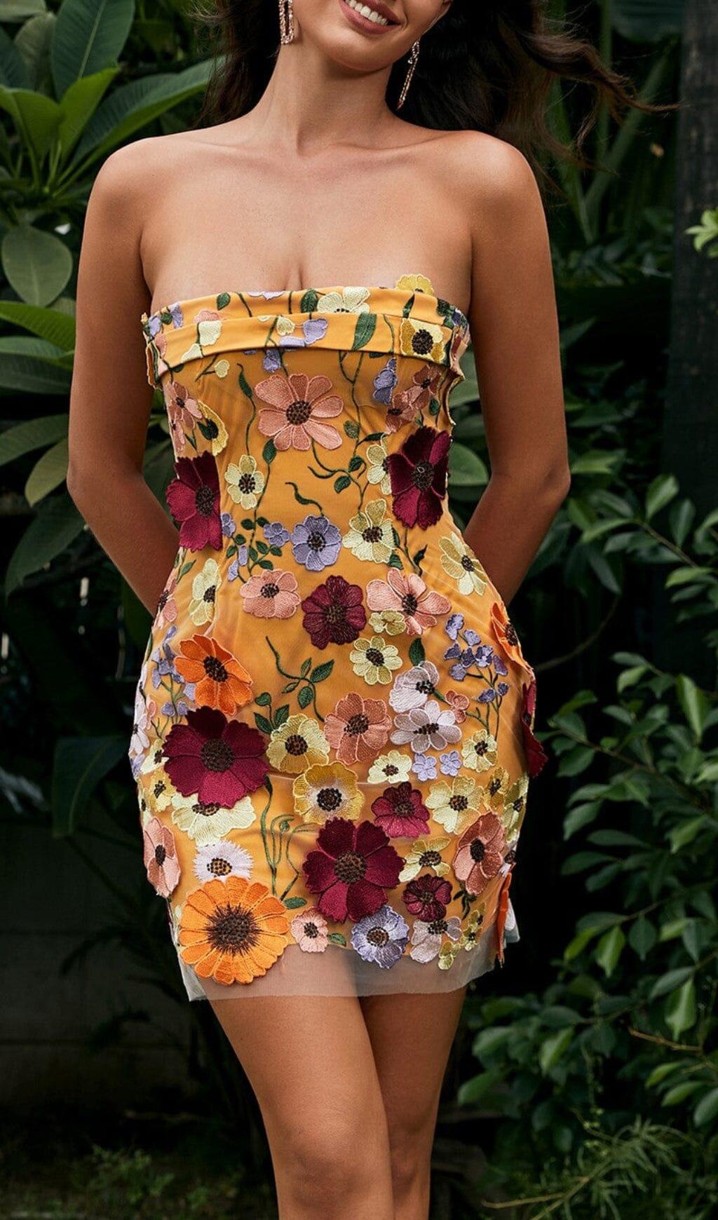 TRÄGERLOSES MINIKLEID AUS NETZBLÜMCHEN IN ORANGE