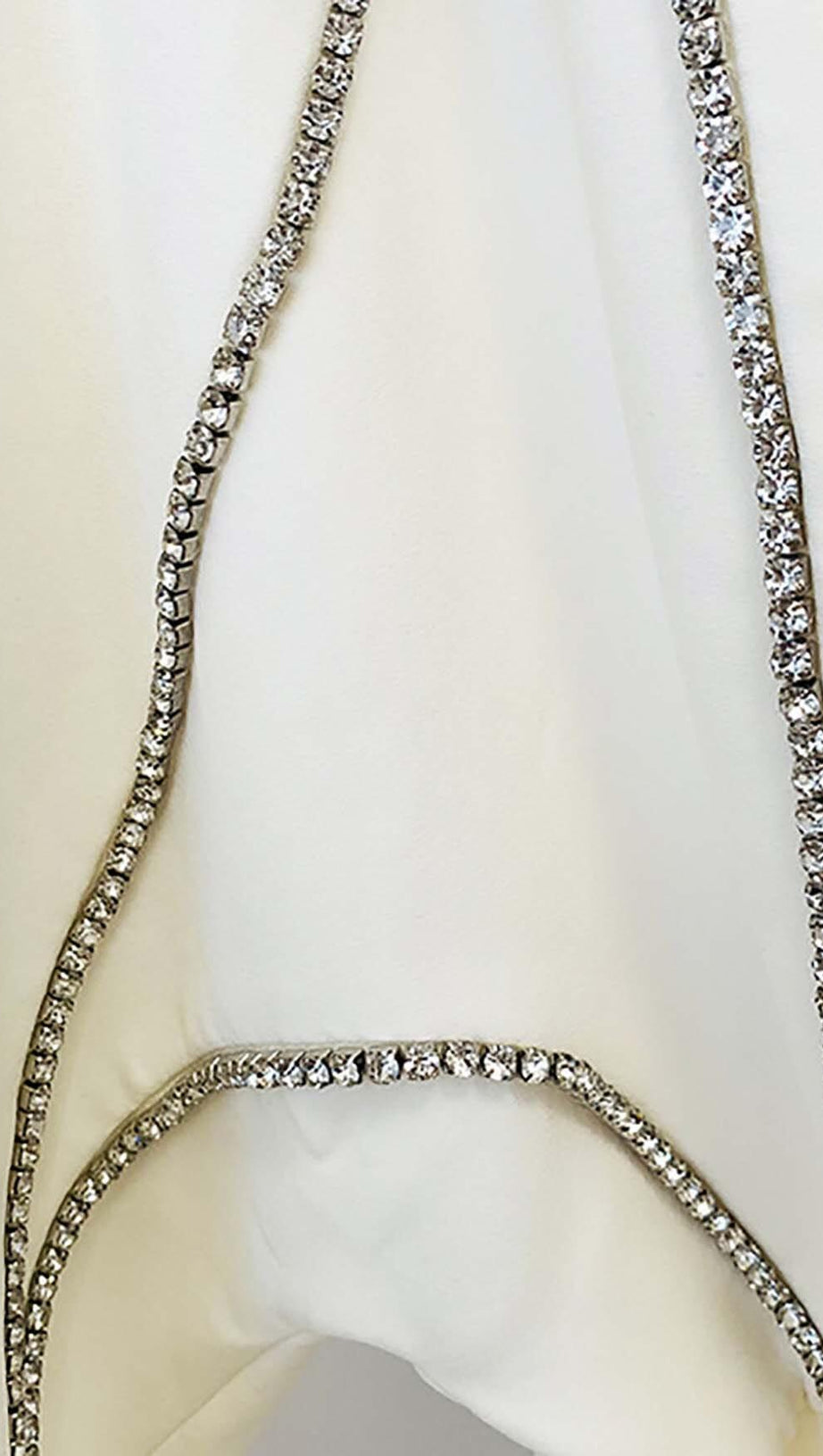 ABITO CON GIACCA ONDULATA E STRASS IN BIANCO