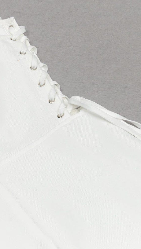 ABITO MIDI CON SPALLINE E FIANCHI AVVOLGENTI IN BIANCO