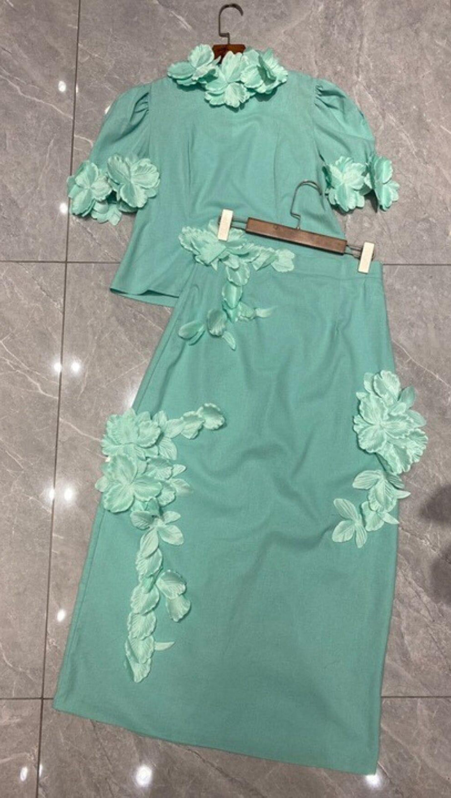 BETTY FLORAL APPLIQUÉD MESH DRESS