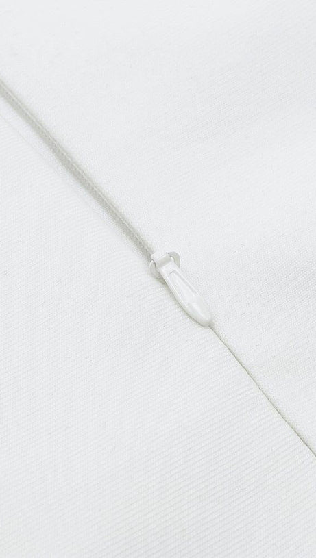 ABITO MIDI CON SPALLINE E FIANCHI AVVOLGENTI IN BIANCO