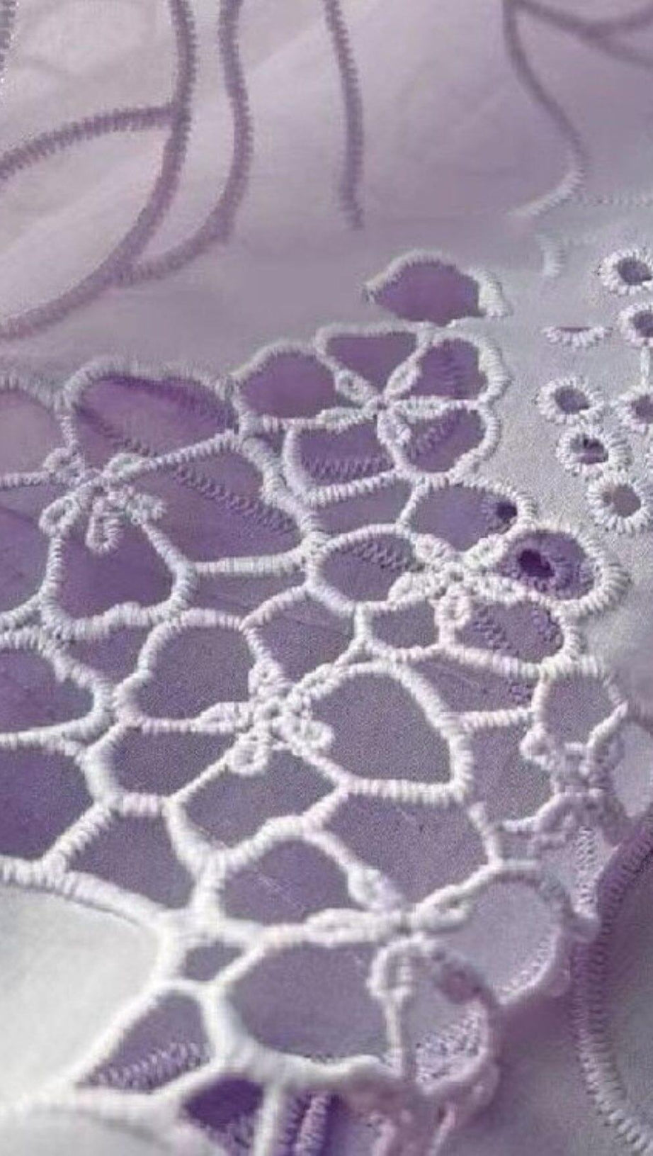 Ärmelloses Midikleid mit Rüschen in Lila