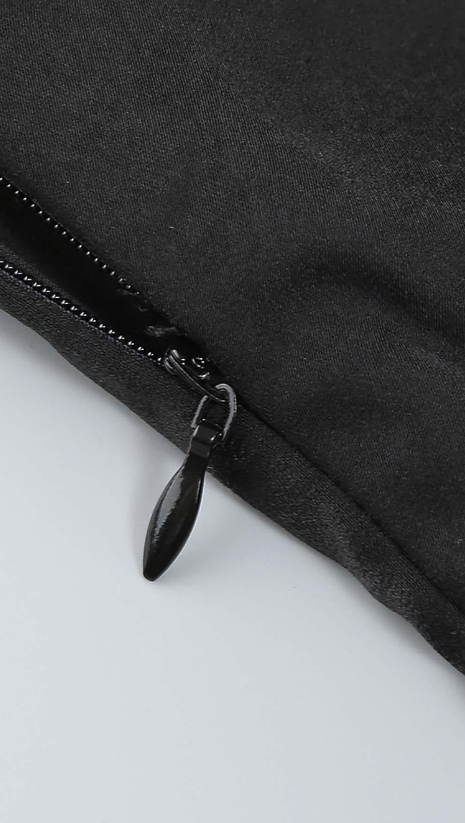 ABITO LUNGO ASIMMETRICO CON VOLANT